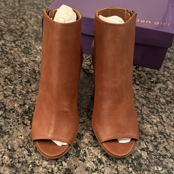 Madden girl naaomi cognac peep toe ankle boot NIB 9 - Picture 3 of 10